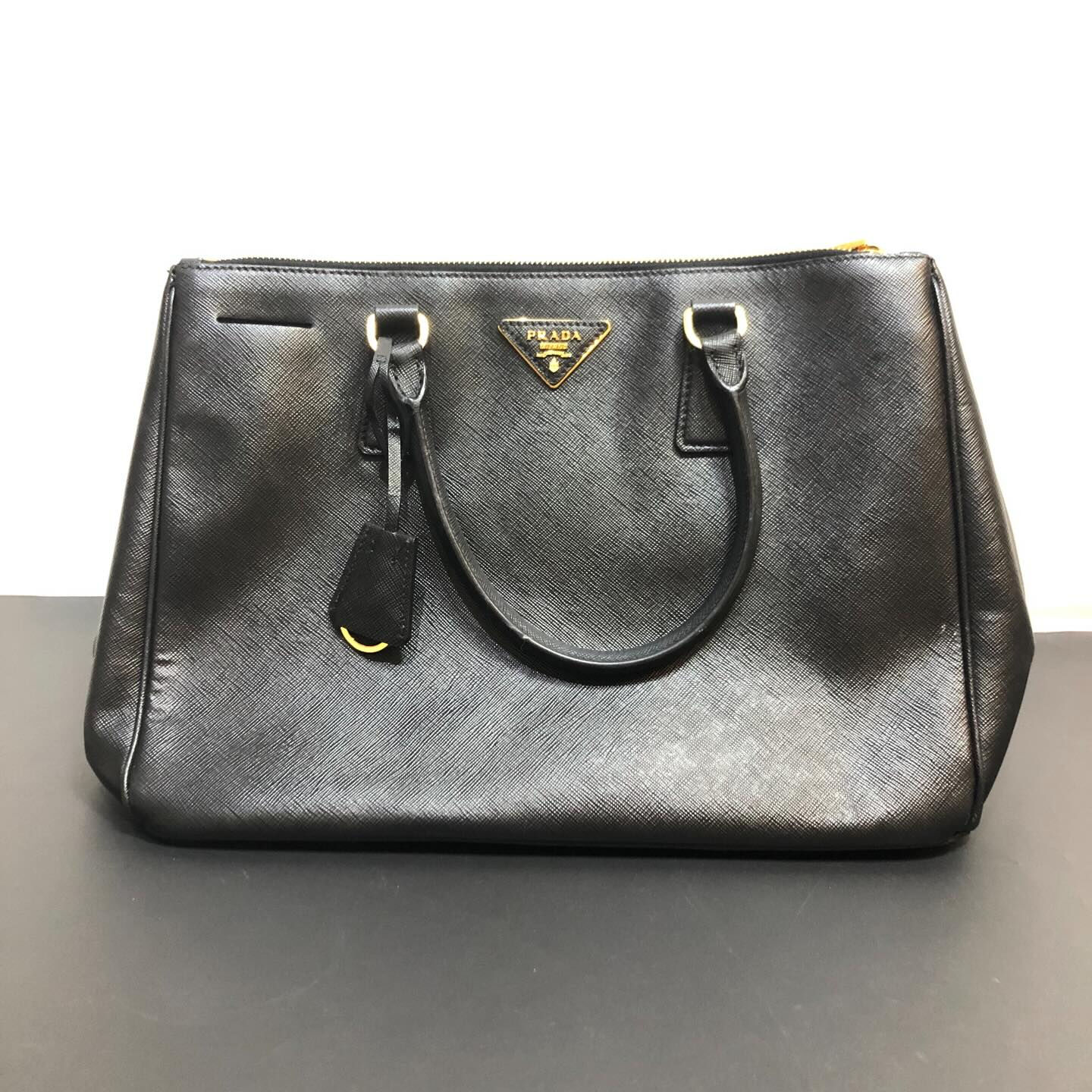 PRADAプラダ、ガレリア.サファーノレザーバッグ