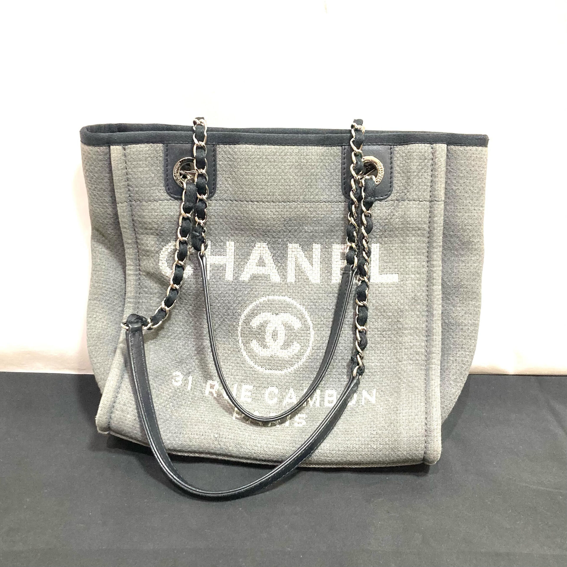 CHANELシャネル、ドーヴィル、ショルダートートバッグ